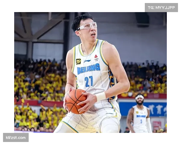 周琦攻防效率值表现突出 北京内线屏障作用显著